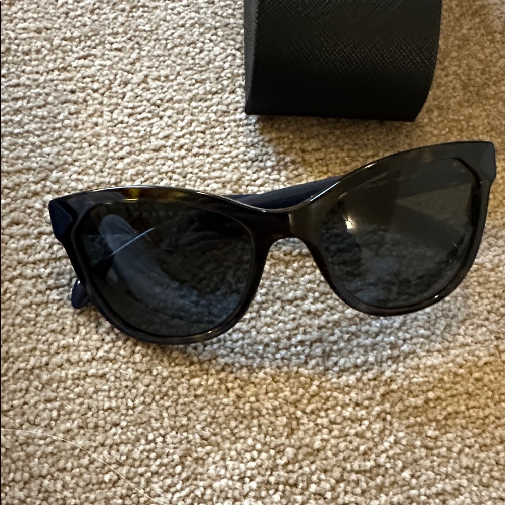 Prada Black Textured Box - Picture 3 of 8